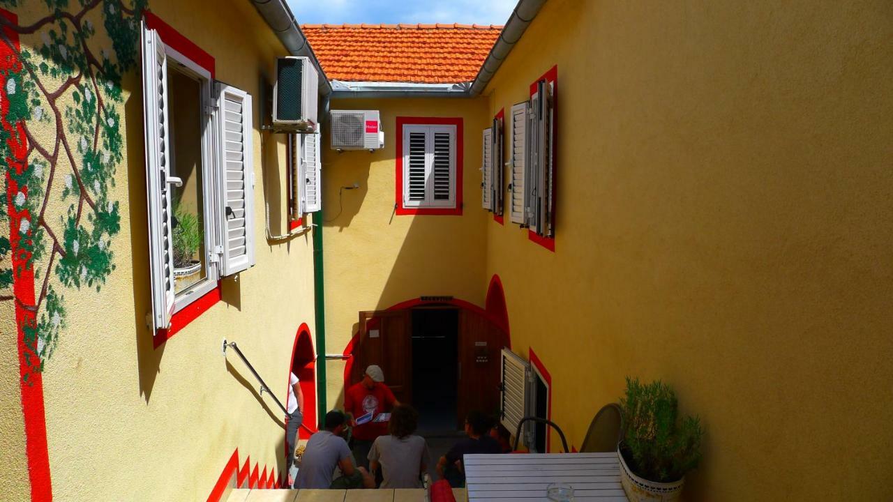The Mellow Monkey Hostel Zadar Luaran gambar